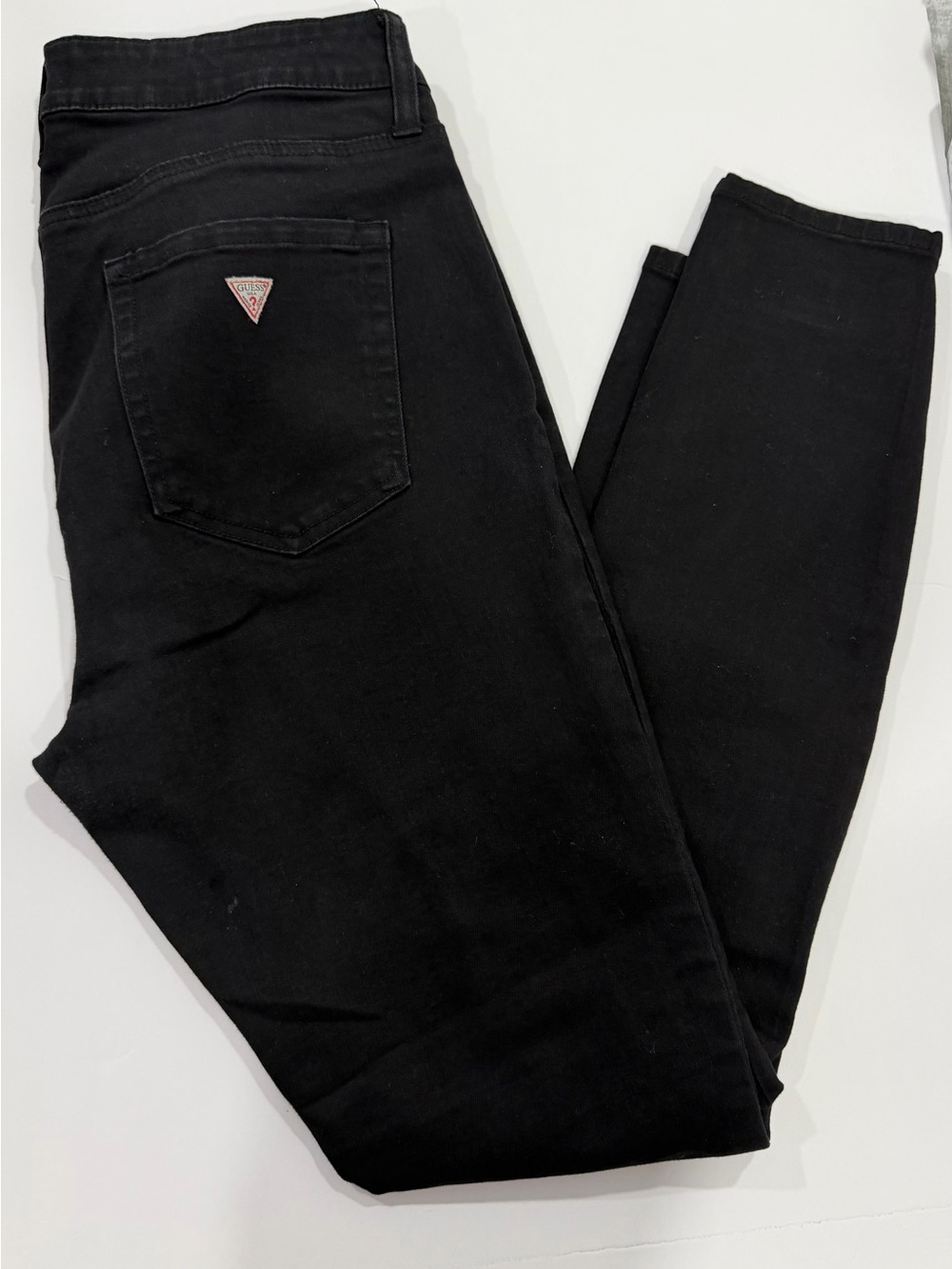 Guess Women’s Black Skinny Jeans with Logo Patch distressed ripped size 31